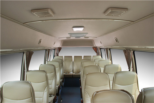 南京金龍NJL6806BEV7客車（純電動24-31座）