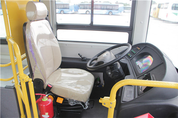 南京金龍NJL6100BEV10公交車（純電動(dòng)24-41座）