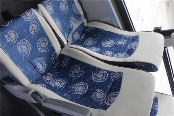 南京金龍NJL6878YA5客車（柴油國(guó)五24-39座）