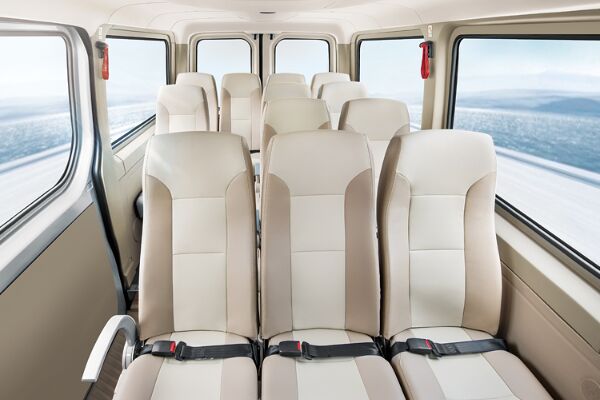 金龍XMQ6593KED5C1輕型客車(chē)（柴油國(guó)五10-14座）