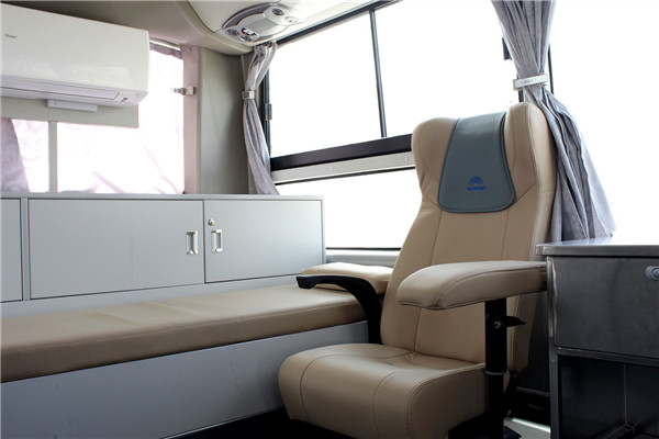 宇通ZK5126XYL5體檢車(chē)（柴油國(guó)五2-9座）