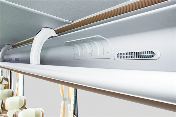 金龍XMQ6825CYD6C客車(chē)（柴油國(guó)六24-36座）