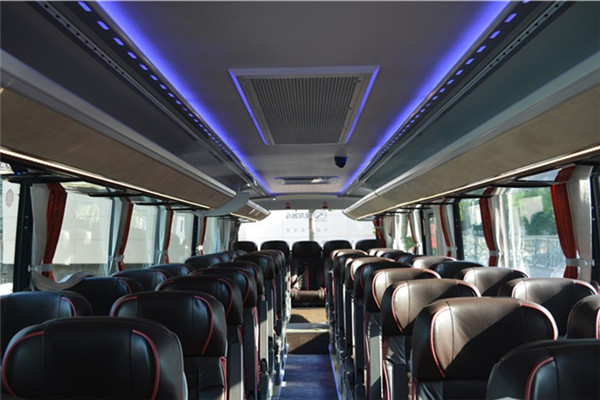 金龍XMQ6127AYD5A客車(chē)（柴油國(guó)五24-56座）