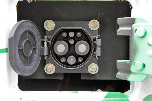 東風旅行車EQ6100CACBEV3公交車（純電動24-41座）