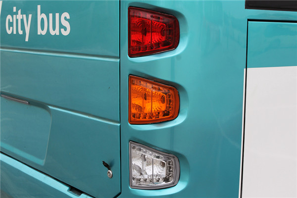 東風旅行車EQ6100CACBEV3公交車（純電動24-41座）