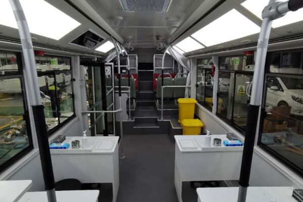 福田歐輝BJ5180XYLEV醫(yī)療車（純電動(dòng)2-9座）