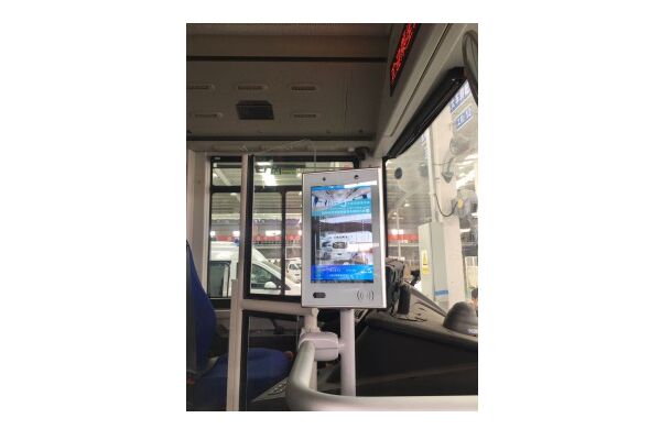 福田歐輝BJ5180XYLEV醫(yī)療車（純電動(dòng)2-9座）