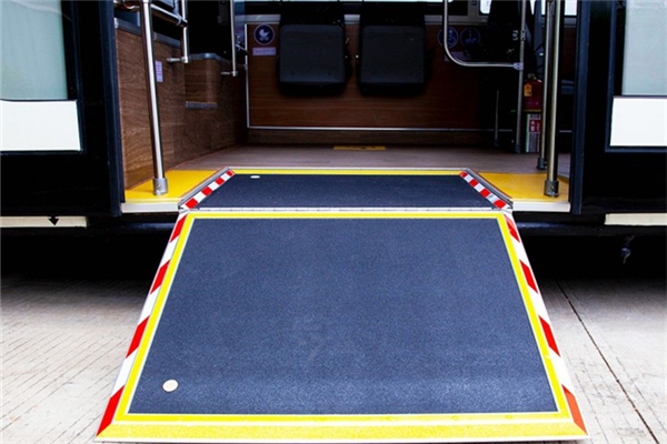 格力鈦GTQ6102BEVB30低入口公交車(chē)（純電動(dòng)19-29座）