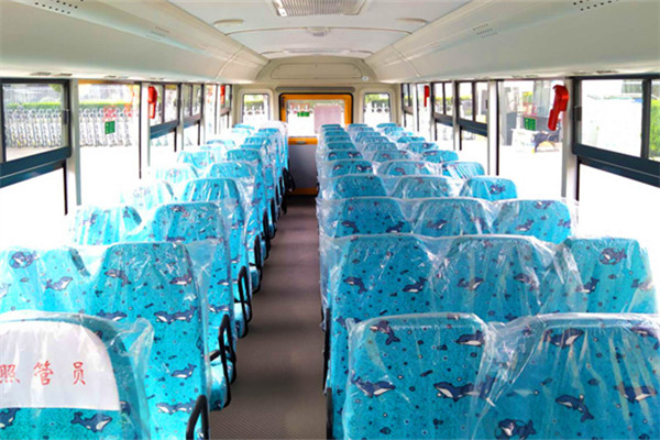 華新HM6108XFD6XZ中小學(xué)生專(zhuān)用校車(chē)（柴油國(guó)六46-56座）