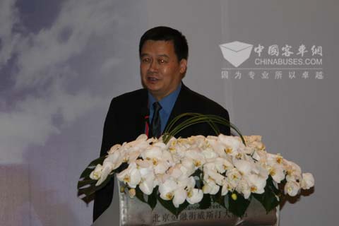 玉柴董事長高級技術(shù)顧問李勤博士