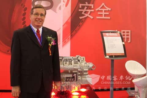 艾里遜變速箱公司國(guó)際市場(chǎng)營(yíng)銷(xiāo)、銷(xiāo)售及服務(wù)副總裁赫德利（Michael Headly）