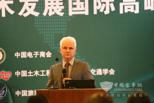 法國歐科佳集團車載電子事業(yè)部副總經(jīng)理Pierre Delrat