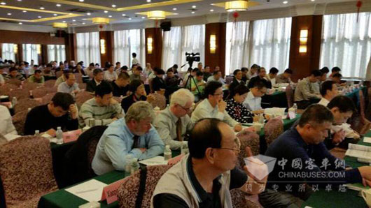 智慧客車技術(shù)發(fā)展高峰論壇現(xiàn)場